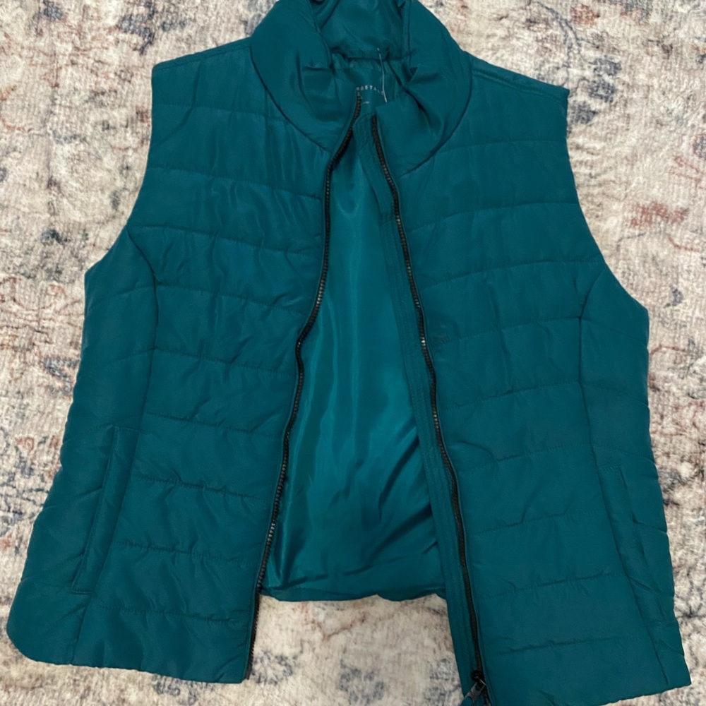 Aeropostale vest